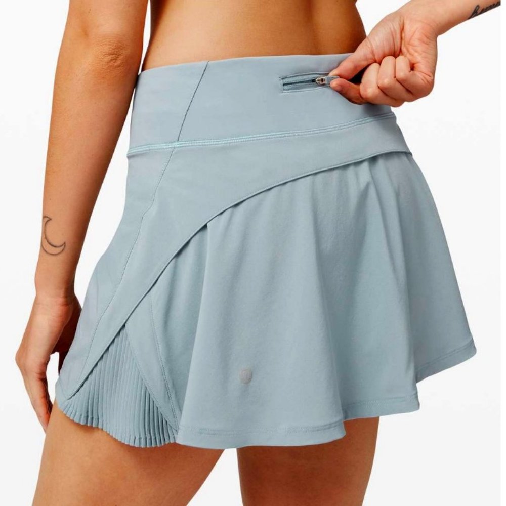 NWT LULULEMON Play off Pleats Skirt BLUE Cast 6 8 - Picture 1 of 4